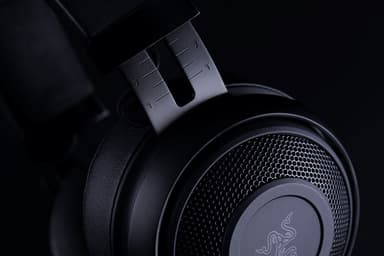 Razer Kraken Pro v2 pelikuulokkeet (musta)