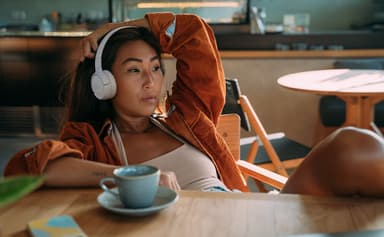 JBL Tune 520BT langattomat on-ear kuulokkeet (valkoinen)