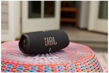 JBL Charge 5 WIFI kannettava kaiutin (musta)