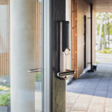 Yale Doorman L3 digitaalinen lukko (harjattu teräs)