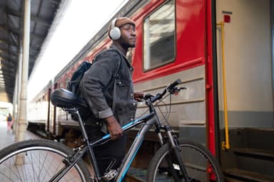 JBL Tune 770NC langattomat around-ear kuulokkeet (valkoinen)
