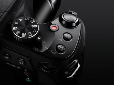 Panasonic Lumix FZ82 ultrazoom digitaalikamera (musta)