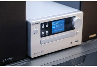 Kenwood M-725DAB Mini System, jossa on Bluetooth ja DAB+ (hopea).