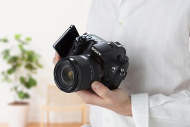 Sony SLT-A77 Mark II järjestelmäkamera 16-50 mm objekti
