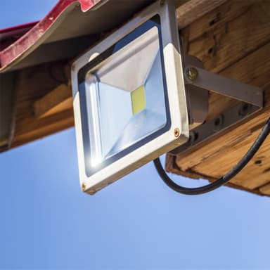 4 x LED-valonheitin + tunnistin 30W viileä valkoinen