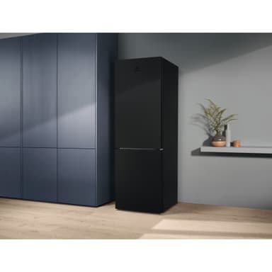 Electrolux jääkaappipakastin LNT7ME32M2