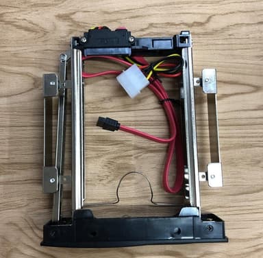 NÖRDIC 5,25"" mobiiliteline 1 x 3,5"" SATA / SAS HDD:lle