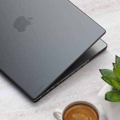 Satechi MacBook Pro 14" Hardshell kuori (tumma, läpinäkyvä)