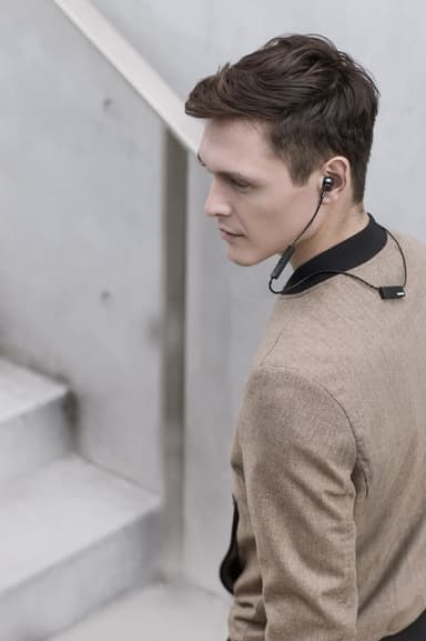 Onkyo in-ear kuulokkeet E700BTB (musta)