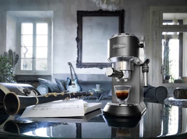 De'Longhi Dedica kahvikone EC685 (musta)