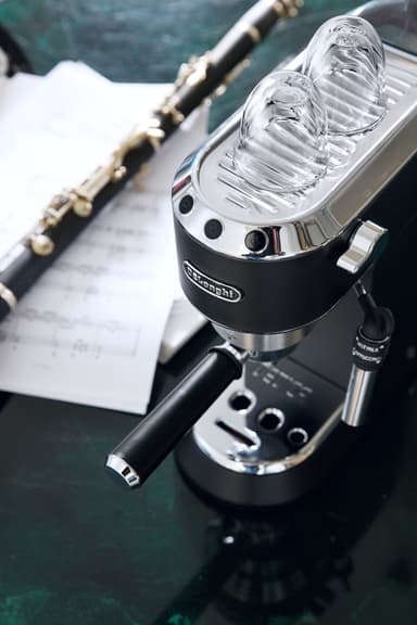 De'Longhi Dedica kahvikone EC685 (musta)