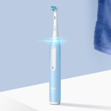 Oral-B iO3 sähköhammasharja 730935 (jäänsininen)