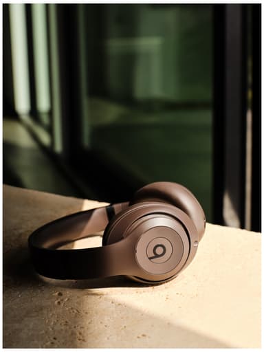 Beats Studio Pro langattomat around-ear kuulokkeet (tummanruskea)