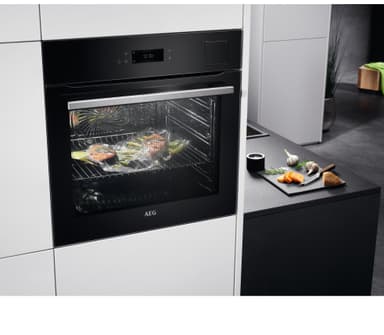 AEG Erillisuuni BS881K (Musta)