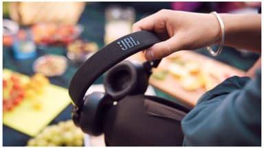 JBL Live 670NC langattomat on-ear kuulokkeet (musta)