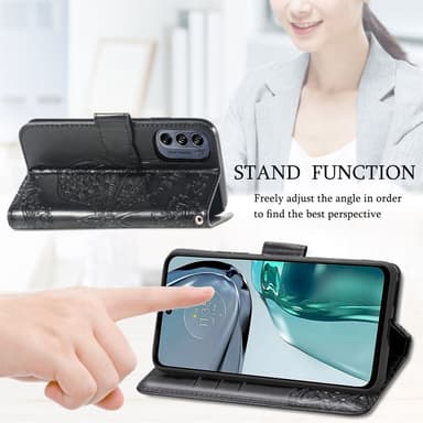 SKALO Motorola Moto G62 5G Mandala Butterfly lompakkokotelo - Musta