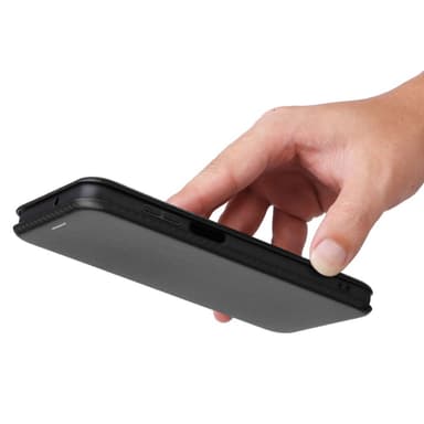 SKALO Motorola Moto G62 5G Carbon Fiber Lompakkokotelo - Musta
