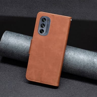SKALO Motorola Moto G62 5G Lompakkokotelo PU-nahkaa - Ruskea