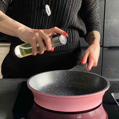 4x Öljysumutin 100 ml suihkepullot leivinharjalla