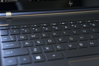 HP Spectre 13-af001no 13,3" kannettava (harmaa/kupari)