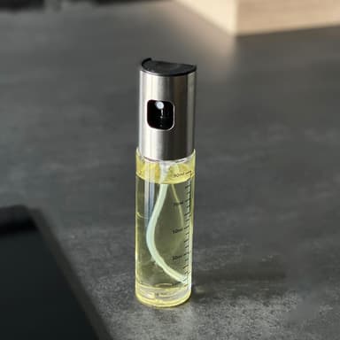 4x Öljysumutin 100 ml suihkepullot leivinharjalla