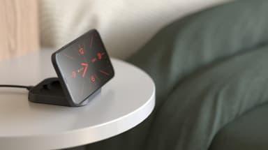 Zens Magnetic laturi yöpöydälle