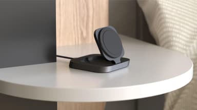 Zens Magnetic laturi yöpöydälle