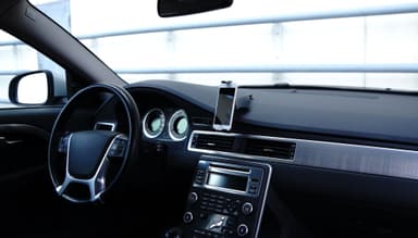Unisynk Dash puhelinteline autoon