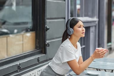 Sony h.ear on 2 Mini Wireless on-ear kuulokkeet (sin.)