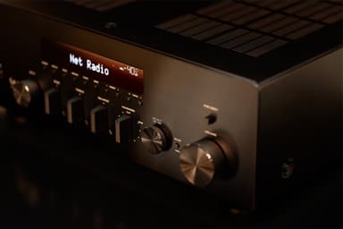 Yamaha RN600A 2.0 verkkostereovastaanotin (musta)