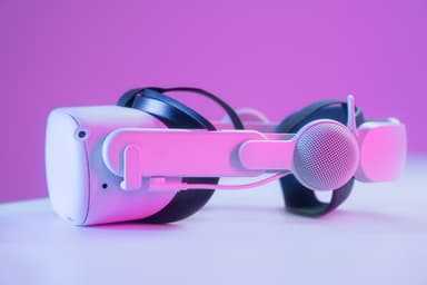 Logitech Chorus pelikuulokkeet Meta Quest 2 laitteelle (valkoinen)