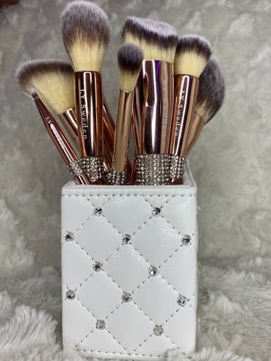 Meikkisivellinsetti 12 kpl sisältäen säilytysrasian - Luxury Edition