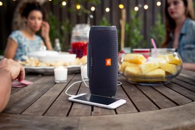 JBL Charge 3 langaton kaiutin (musta)