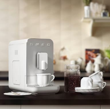 Smeg kahvikone BCC01WHMEU (valkoinen)