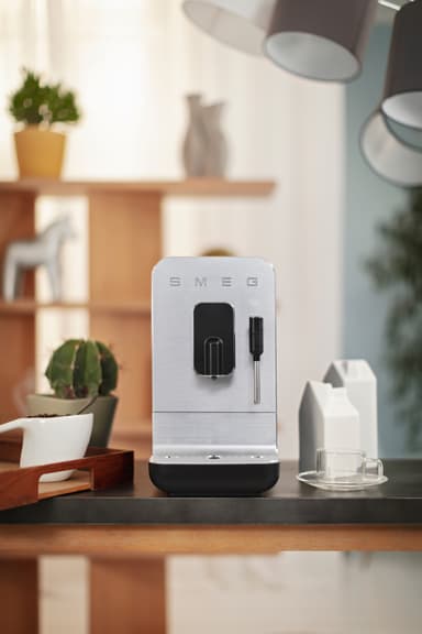 Smeg kahvikone BCC02BLMEU (musta)