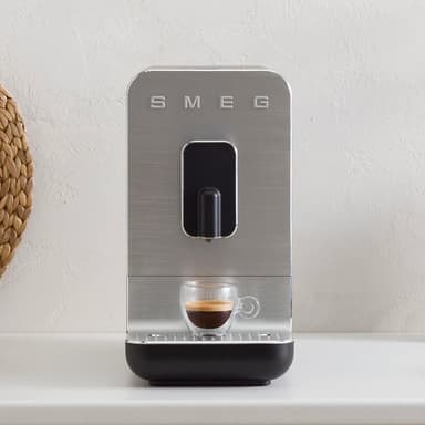 Smeg kahvikone BCC01BLMEU (musta)