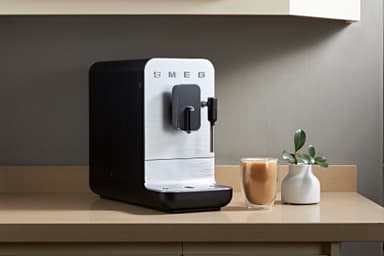 Smeg kahvikone BCC02BLMEU (musta)