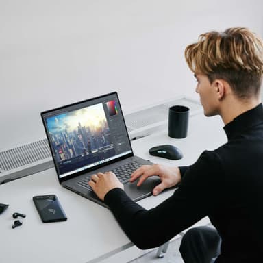 Asus ROG Zephyrus G14 (2024) GA403UI R9/32/1TB/4070 14" pelikannettava