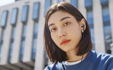 JBL Tune 310 USB C in-ear kuulokkeet (musta)