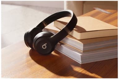 Beats Solo 4 langattomat on-ear kuulokkeet (Matte Black)