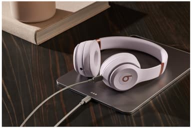 Beats Solo 4 langattomat on-ear kuulokkeet (Cloud Pink)