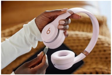 Beats Solo 4 langattomat on-ear kuulokkeet (Cloud Pink)