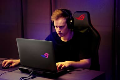 Asus ROG Chimera G703GX 17,3" pelikannettava