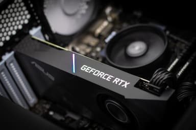Edge Esports pelitietokone 2060/AMD (musta)