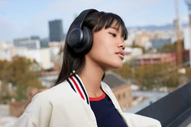JBL LIVE 500BT langattomat around-ear kuulokkeet (musta)