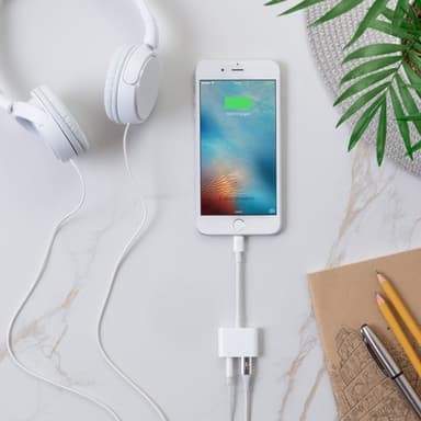 Belkin Rockstar 3,5mm Audio + Charge adapteri