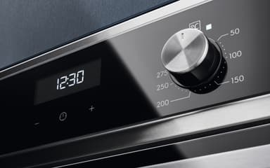 Electrolux CombiQuick kompaktiuuni OOM700CZ