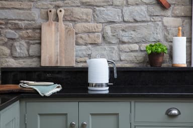 Russell Hobbs vedenkeitin RH2436070 (valkoinen)