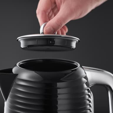 Russell Hobbs vedenkeitin RH2436170 (musta)