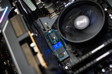 Edge Esports pelitietokone AMD/RX5700XT (musta)